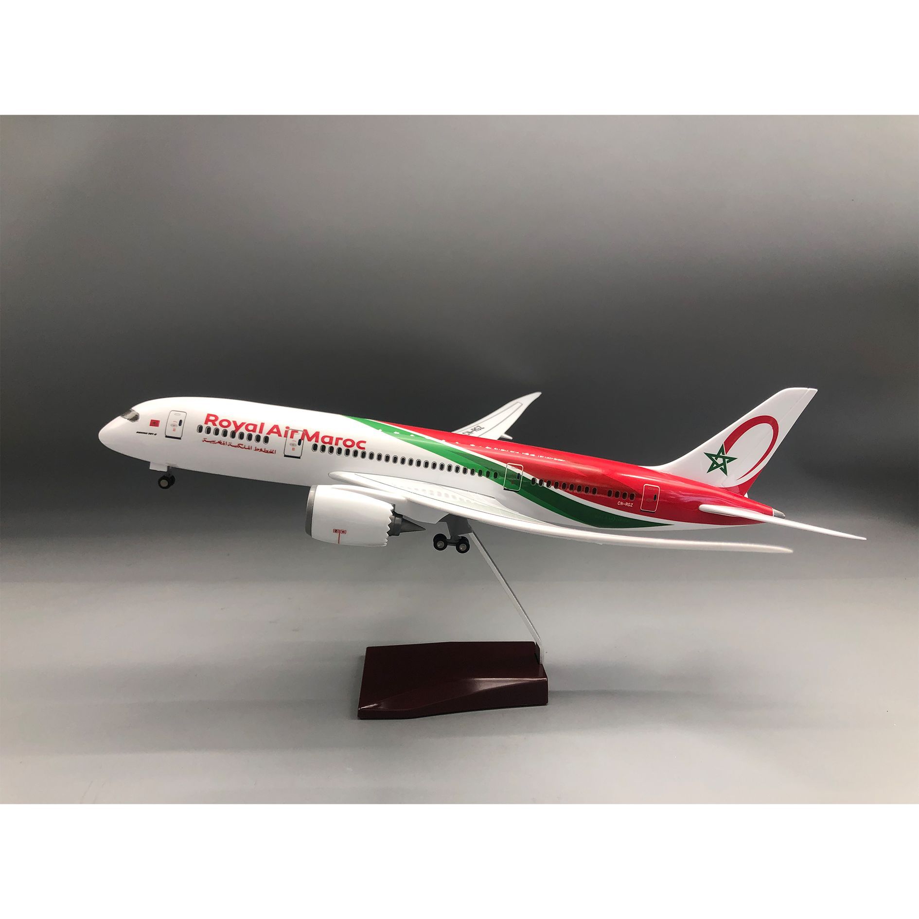 1/130 Scale Royal Air Maroc 78 - Office Technology ulasan dan harga