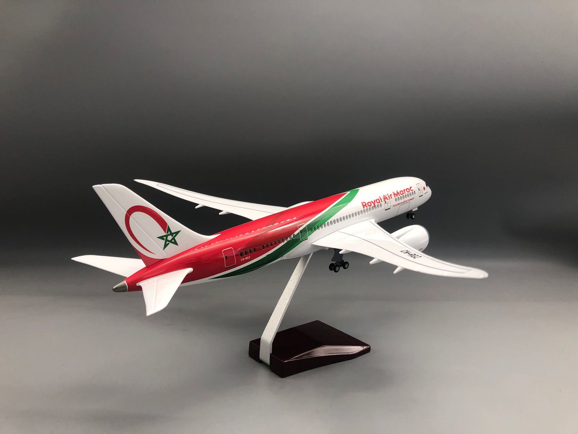 1/130 Scale Royal Air Maroc 78 - Office Technology ulasan dan harga