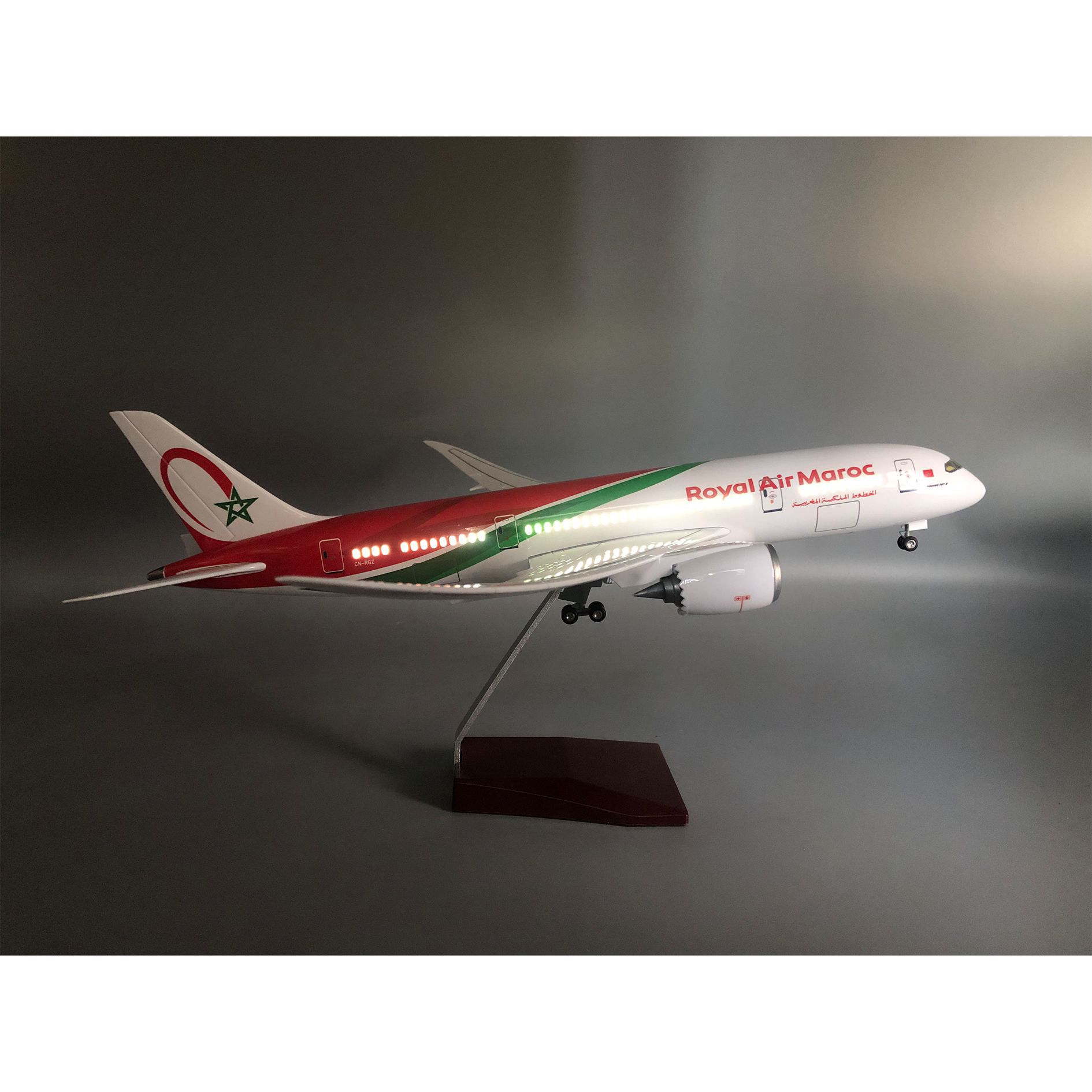 1/130 Scale Royal Air Maroc 78 - Office Technology ulasan dan harga